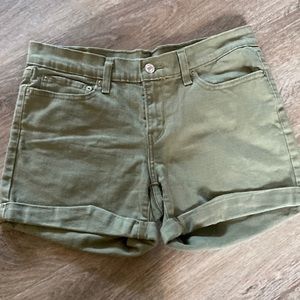 Green Levi’s denim shorts size 29